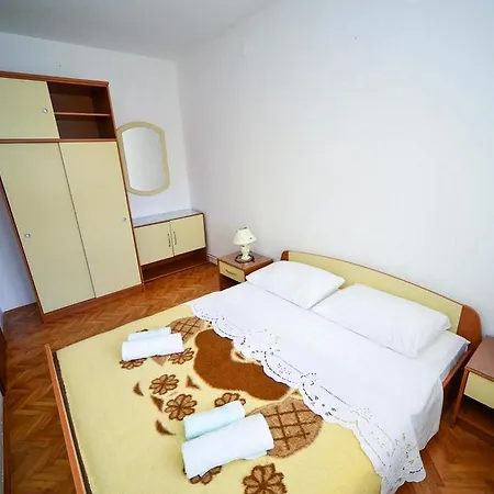 Apartment Jurjako Murter
